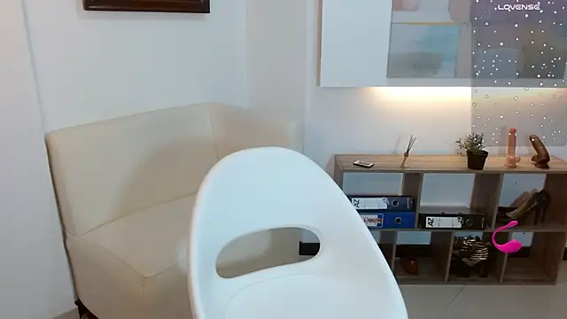 anahi macys online show from October 2, 2025, 11:17 am