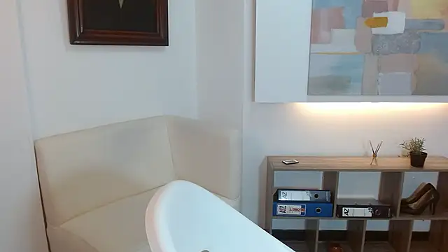 anahi macys online show from October 16, 2025, 12:39 pm