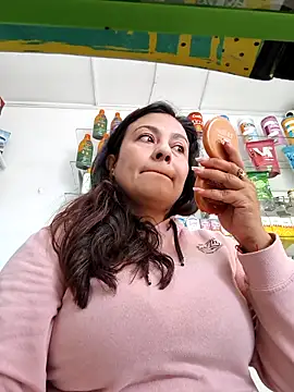 roxanasexy2025 online show from February 7, 2026, 2:32 pm