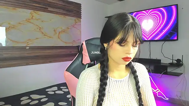 Cloe roouse online show from October 28, 2025, 8:22 pm