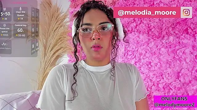 Melodymoore  online show from October 23, 2025, 2:00 am