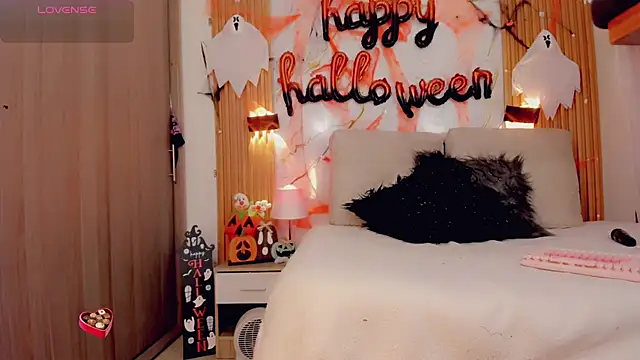 ValeriCardenas online show from October 18, 2025, 1:08 am