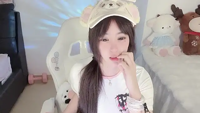 Milla-z online show from September 20, 2025, 11:33 am