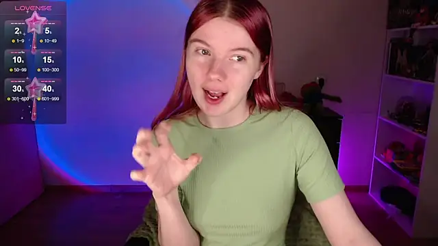 Strawberry juli online show from November 16, 2025, 5:02 am