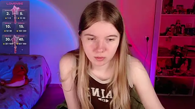 Strawberry juli online show from May 22, 2026, 3:57 am