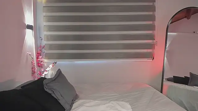 sweet obsession   online show from October 7, 2025, 7:44 pm