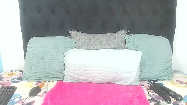 BootyClitQueen online show from November 4, 2025, 4:06 pm