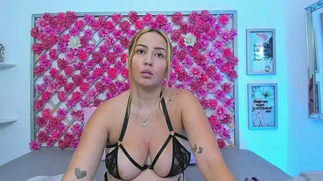 emmyrouse  online show from May 2, 2026, 7:30 pm