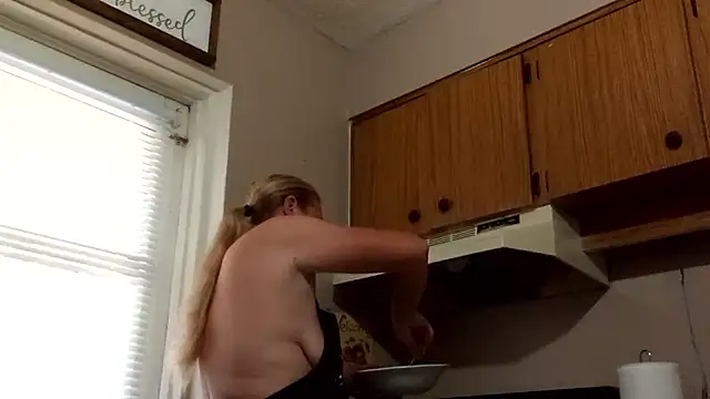 wetnwildforyou online show from November 2, 2025, 6:43 pm