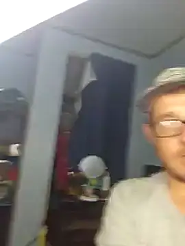 Snapshot of dylanroberts1995 chatting on March 9, 2025, 8:40 am dylanroberts1995 online show from March 9, 2025, 8:40 am