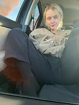 sluttypumpkin online show from November 13, 2025, 8:30 pm