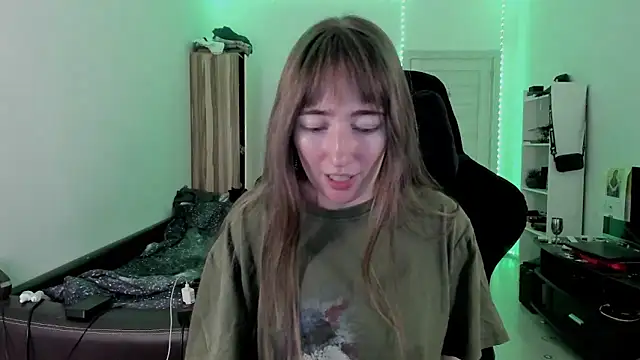 Snapshot of bekkawell chatting on October 15, 2025, 3:01 pm bekkawell online show from October 15, 2025, 3:01 pm