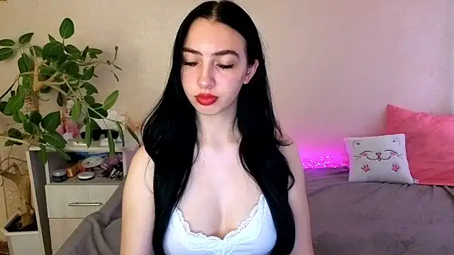 WildKittenX  online show from May 26, 2026, 4:08 am