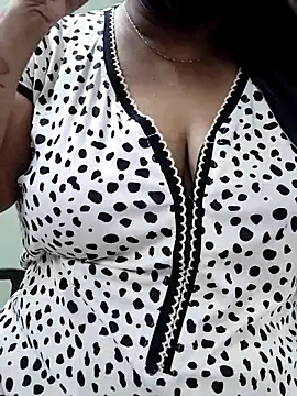 abinaya26 online show from February 18, 2026, 2:18 am