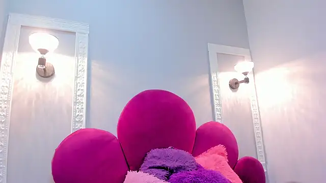 Bonniie 22 online show from October 4, 2025, 2:15 pm