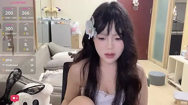 Yik-11 online show from March 3, 2025, 9:48 pm