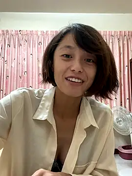 ladypaggy online show from October 3, 2025, 3:42 pm