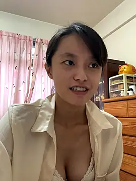 ladypaggy online show from November 18, 2025, 7:46 am