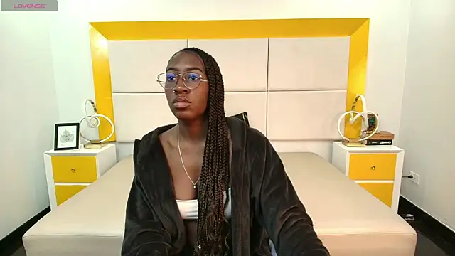 Qeen blackk online show from October 2, 2025, 5:53 pm