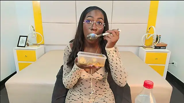 Qeen blackk online show from November 4, 2025, 9:14 pm