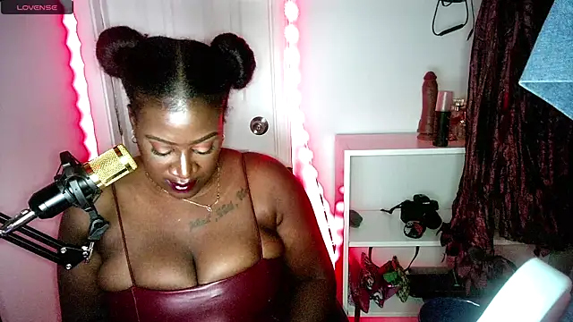 lovelyenigma365 online show from January 7, 2026, 5:10 am