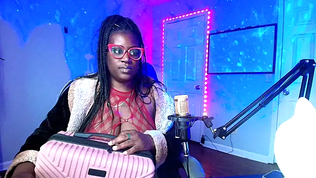 lovelyenigma365 online show from April 9, 2026, 6:13 pm