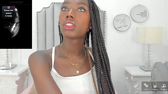 SamantaMarquez online show from November 19, 2025, 8:20 pm