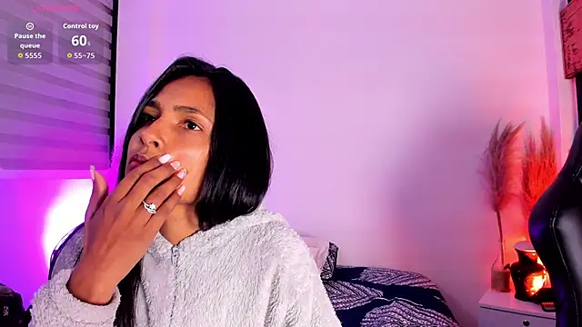 Fernanda liie  online show from March 16, 2026, 12:20 pm