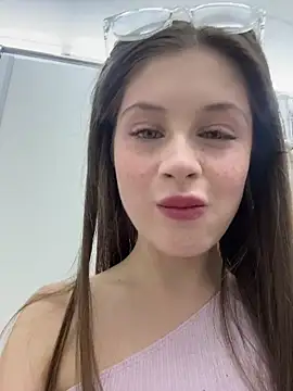 Snapshot of melicious_ chatting on February 14, 2026, 5:04 am melicious online show from February 14, 2026, 5:04 am