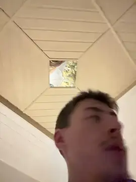 Snapshot of xy_monkeyBigCock chatting on March 16, 2025, 2:32 am xy monkeyBigCock online show from March 16, 2025, 2:32 am