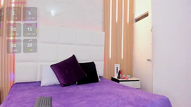 Emilly wilson  online show from December 20, 2025, 12:12 pm