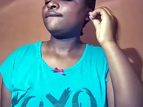 sexyhips2001 online show from November 27, 2025, 10:23 pm