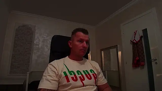 RomeoMalcolm online show from March 22, 2025, 5:28 am