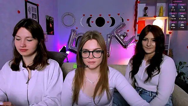 Snapshot of helli_belli chatting on February 12, 2026, 8:26 pm helli belli online show from February 12, 2026, 8:26 pm