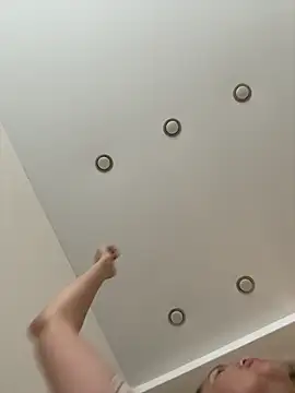 Beverly Hilll online show from October 13, 2025, 12:27 pm