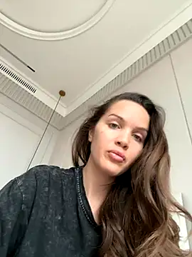 Beverly Hilll online show from October 26, 2025, 12:11 pm