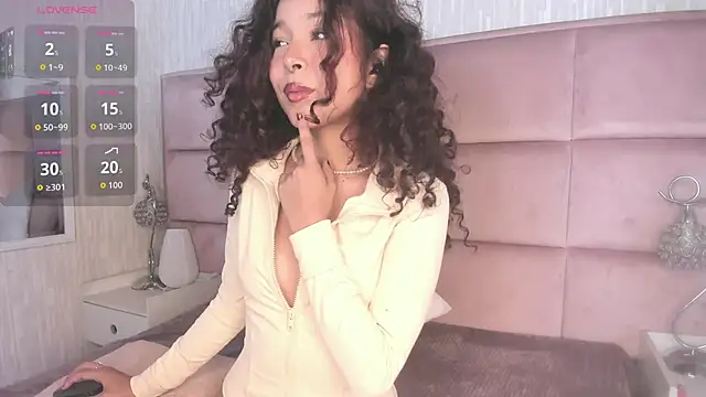 Marianna Ray  online show from September 30, 2025, 8:25 pm