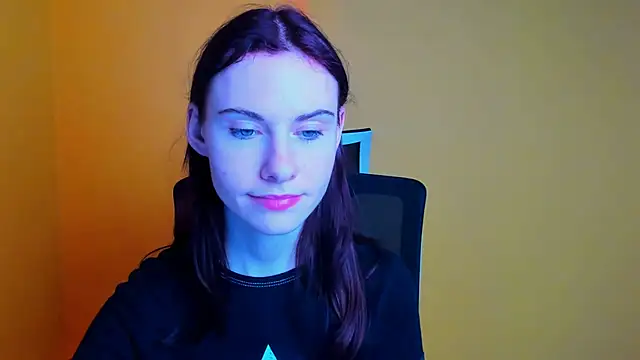 Fiona Night online show from March 14, 2025, 12:21 am