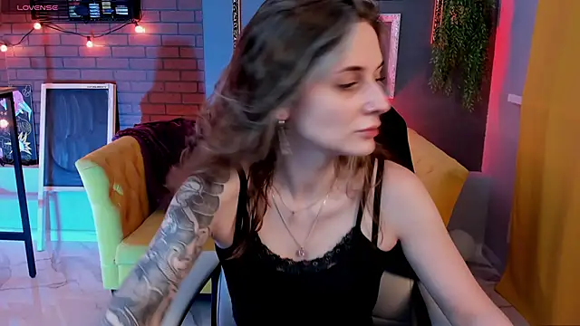 OliviaMcClean online show from November 6, 2025, 2:45 am