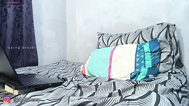 Snapshot of Thony444 chatting on November 5, 2025, 5:51 am Thony444 online show from November 5, 2025, 5:51 am