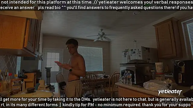 Snapshot of yetieater chatting on June 12, 2026, 3:33 pm yetieater online show from June 12, 2026, 3:33 pm