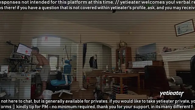 Snapshot of yetieater chatting on July 7, 2026, 3:49 pm yetieater online show from July 7, 2026, 3:49 pm