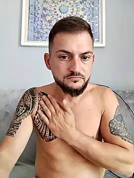 Snapshot of iurinicola chatting on October 23, 2025, 12:15 pm iurinicola online show from October 23, 2025, 12:15 pm