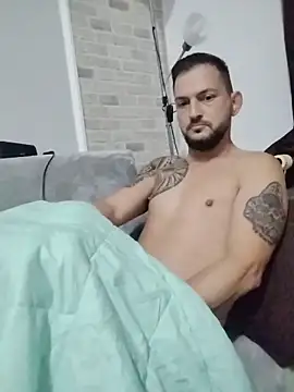 Snapshot of iurinicola chatting on October 27, 2025, 12:47 am iurinicola online show from October 27, 2025, 12:47 am