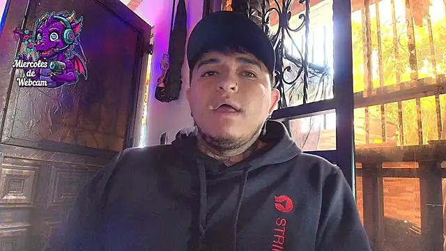 Snapshot of Strip_Classes_Col chatting on October 1, 2025, 3:18 pm Strip Classes Col online show from October 1, 2025, 3:18 pm