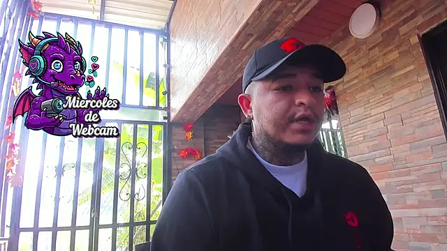 Strip Classes Col online show from November 19, 2025, 3:01 pm