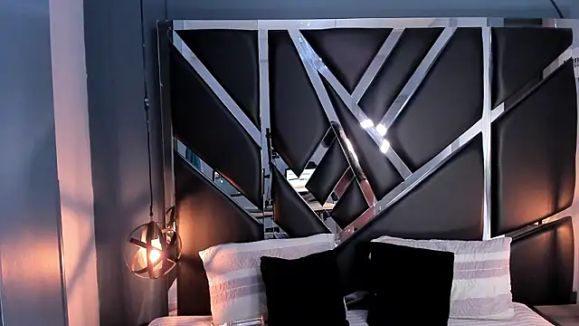 Melissa 23  online show from March 6, 2026, 11:50 am