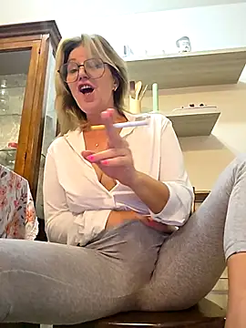 Melody73 online show from November 29, 2025, 9:56 am