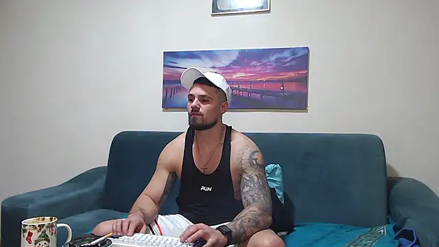 Tiberius hunk online show from January 18, 2026, 6:06 am