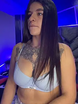 sofia 23x online show from November 24, 2025, 7:13 pm